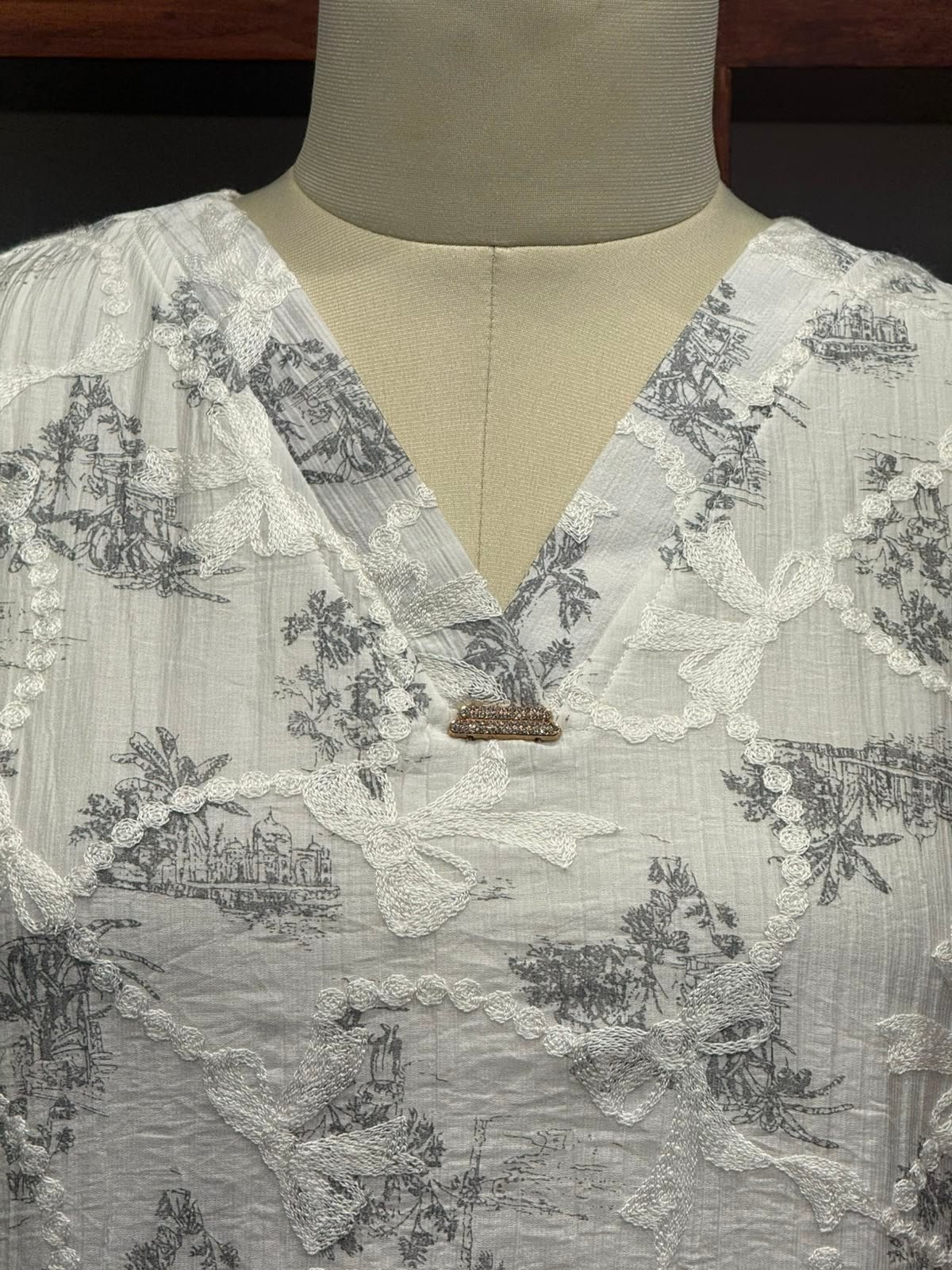 cotton viscose top colour wihte